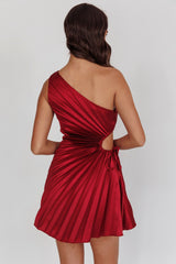 Glow Ray One-Shoulder Pleat Dress Wine